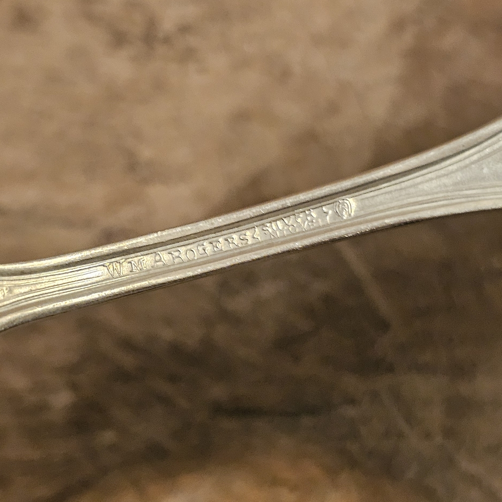 W.M A Rogers 1910 Sugar Spoon - Picture 11 of 11